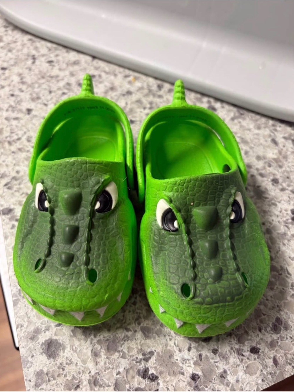 Toddler shoes
